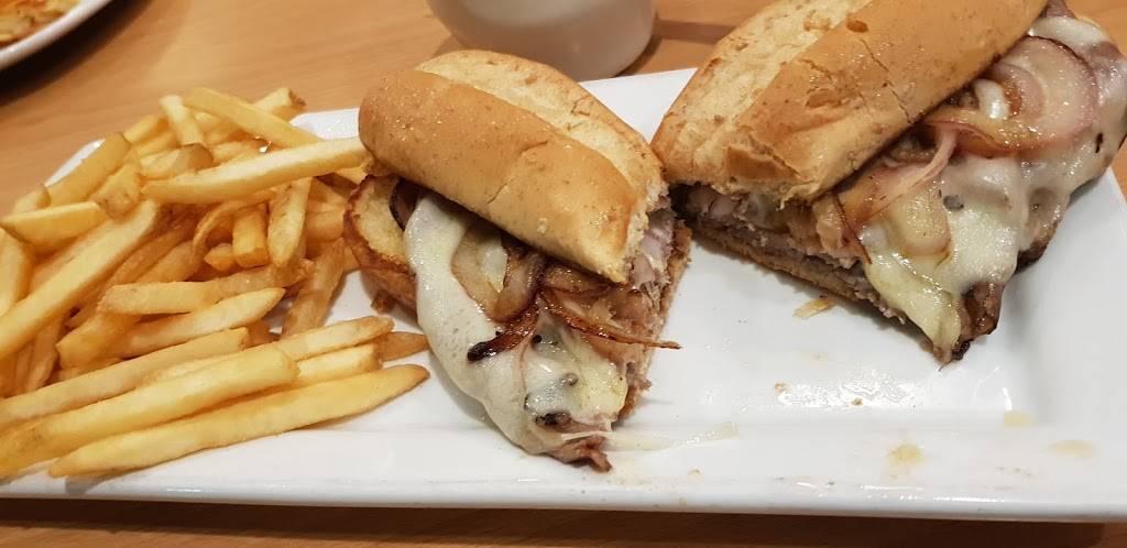 Perkins Restaurant & Bakery | restaurant | 3585 Gateway Ln, Naples, FL 34109, USA | 2395960700 OR +1 239-596-0700