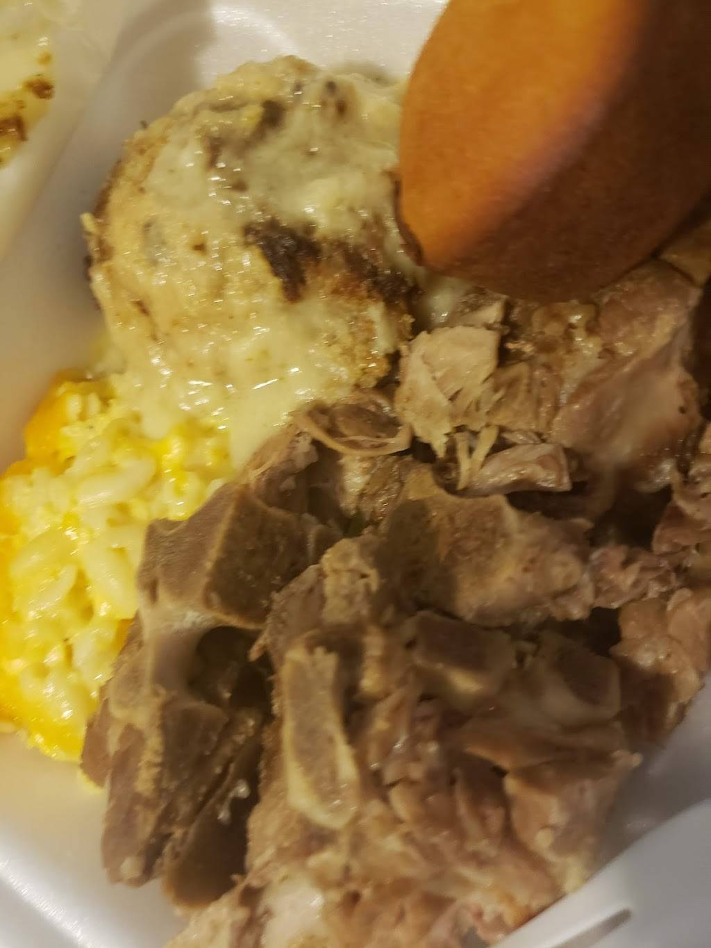 Top That Grille II | restaurant | 1371 Bessemer Rd, Birmingham, AL 35208, USA | 2059232422 OR +1 205-923-2422