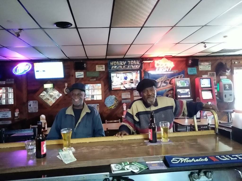 J Ds Bar & Grill | restaurant | 2406 Spring Grove Ave, Cincinnati, OH 45214, USA | 5137216867 OR +1 513-721-6867