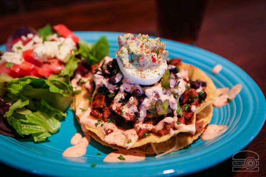 Black Bear Burritos | restaurant | 132 Pleasant St, Morgantown, WV 26505, USA | 3042968696 OR +1 304-296-8696