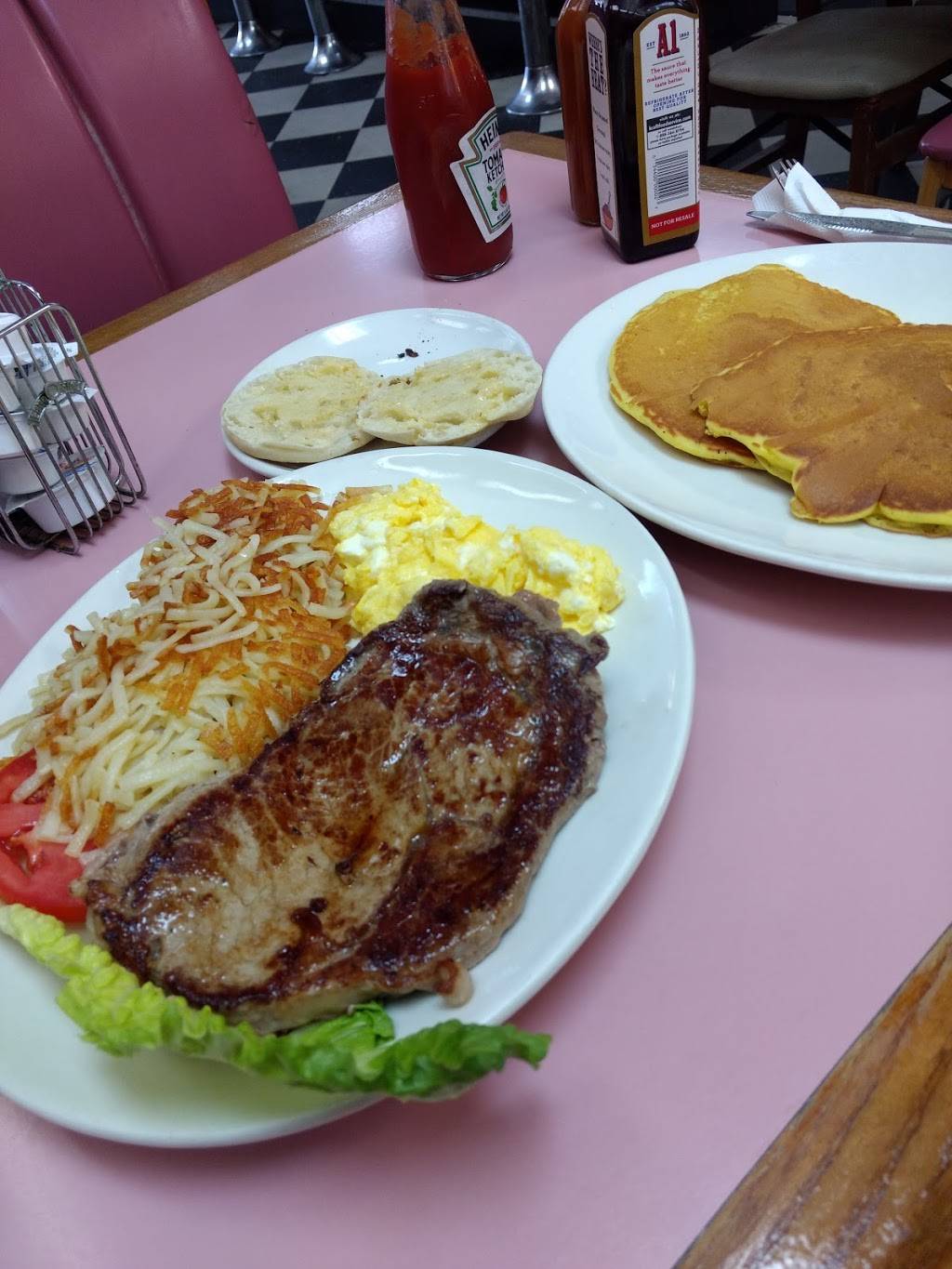 The White House Restaurant | restaurant | 3172 Peachtree Rd NE, Atlanta, GA 30305, USA | 4042377601 OR +1 404-237-7601