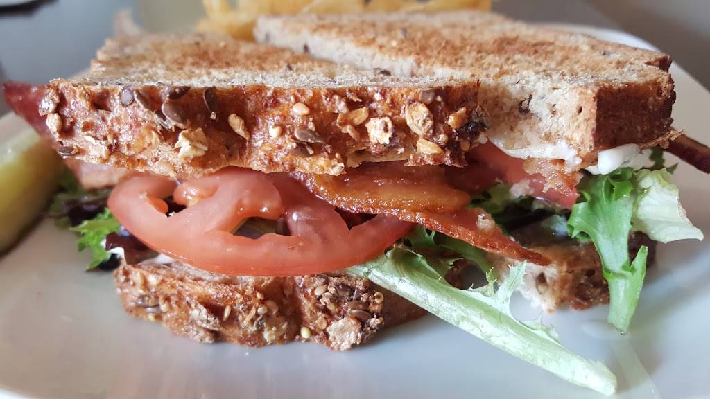 Palisades Cafe | restaurant | 117 1st St W, Mt Vernon, IA 52314, USA | 3198954041 OR +1 319-895-4041