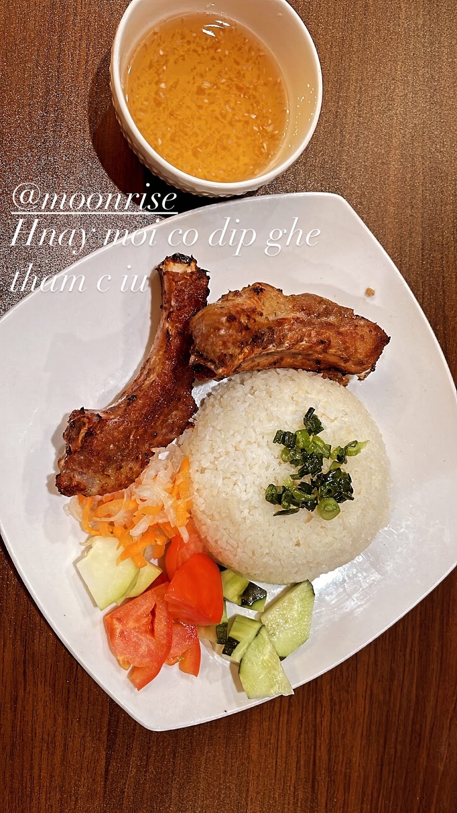 Moonrise | restaurant | 510 E Broadway, Long Beach, CA 90802, USA | 5622833222 OR +1 562-283-3222