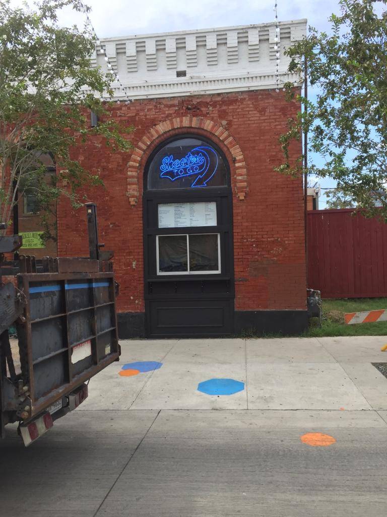 Shooters ToGo | restaurant | 2723 Elm St, Dallas, TX 75226, USA | 2146280088 OR +1 214-628-0088