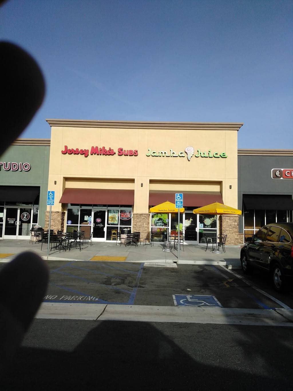 Jamba Juice Sierra & Slover | restaurant | 10515 Sierra Ave #200, Fontana, CA 92335, USA | 9093571190 OR +1 909-357-1190