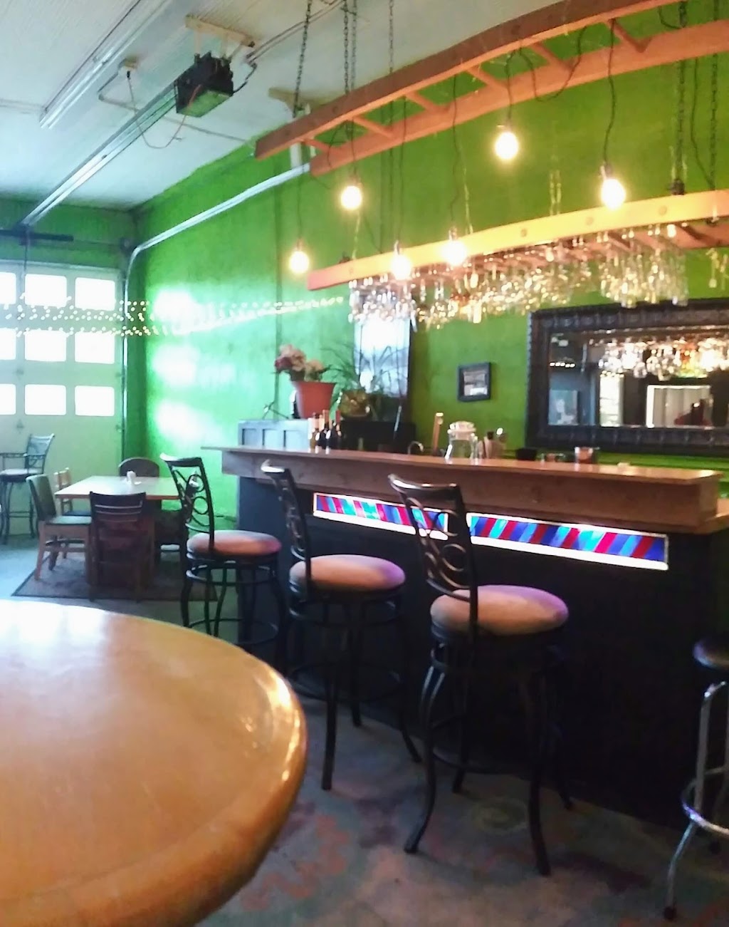 Rollin Smoke Garage BBQ | restaurant | 110 E 5th St, Walsenburg, CO 81089, USA | 7198901072 OR +1 719-890-1072