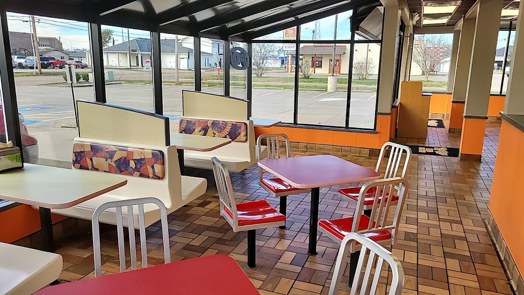 Louisiana Famous Fried Chicken and Seafood | restaurant | 401 E Prien Lake Rd, Lake Charles, LA 70601, USA | 3375644736 OR +1 337-564-4736