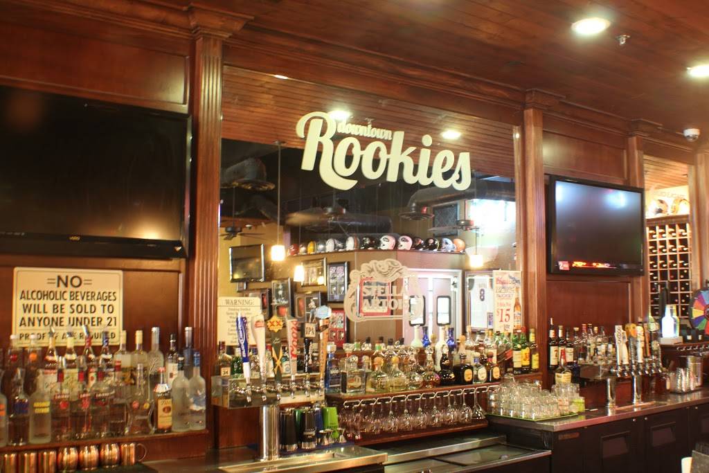 Downtown Rookies Sports Bar & Grill | restaurant | 215 E Main St, Visalia, CA 93291, USA | 5597321200 OR +1 559-732-1200