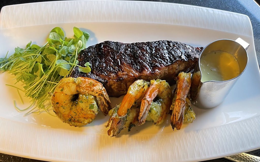 The Maple Room Restaurant & Lounge | restaurant | 377 Maple Ave W, Vienna, VA 22180, USA | 7032235534 OR +1 703-223-5534