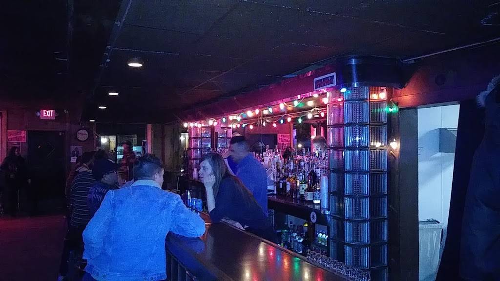 Half Moon | restaurant | 48 S Front St, Hudson, NY 12534, USA | 5188281562 OR +1 518-828-1562