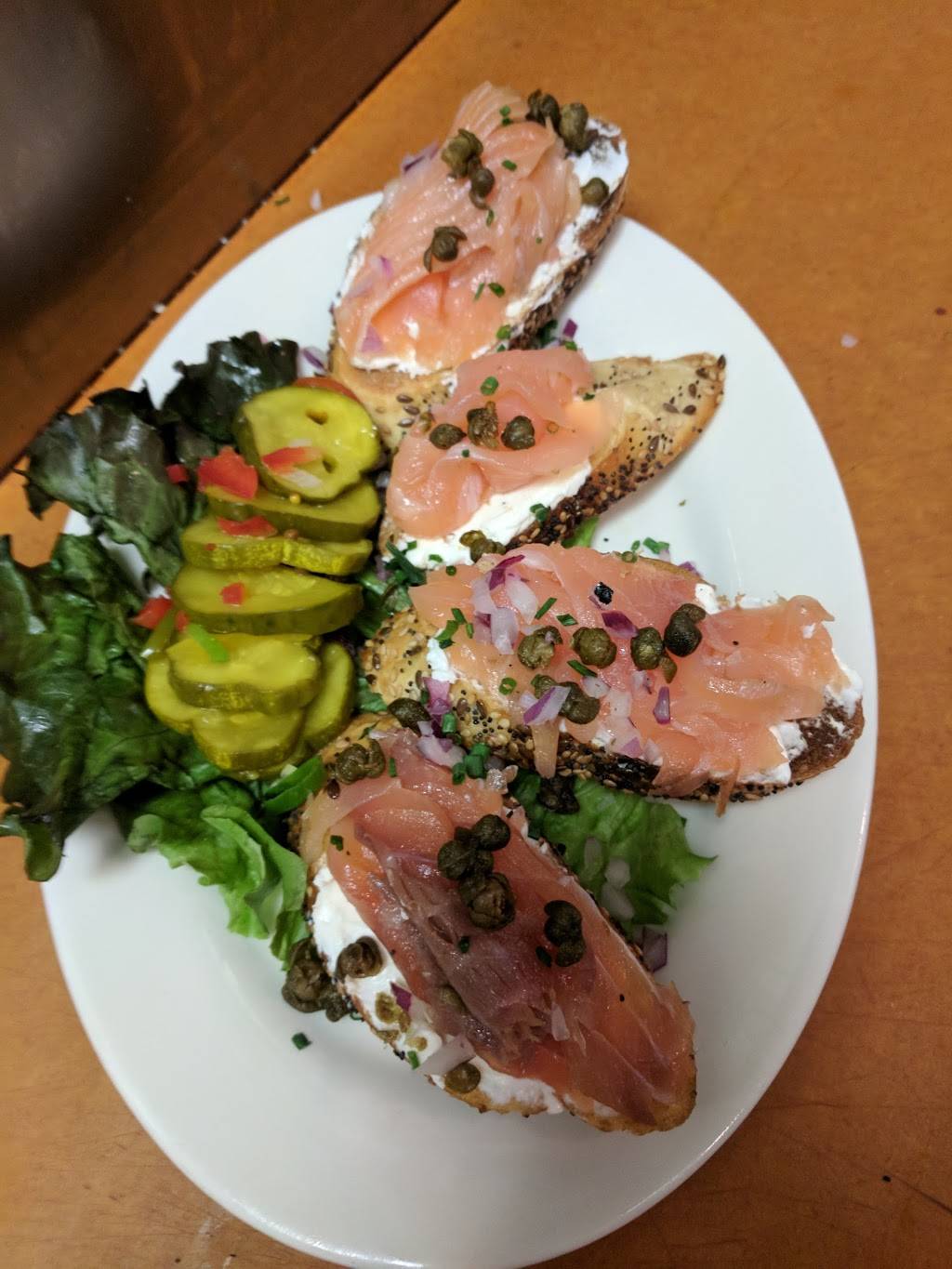 Waterfront Ale House | restaurant | 540 2nd Ave, New York, NY 10016, USA | 2126964104 OR +1 212-696-4104