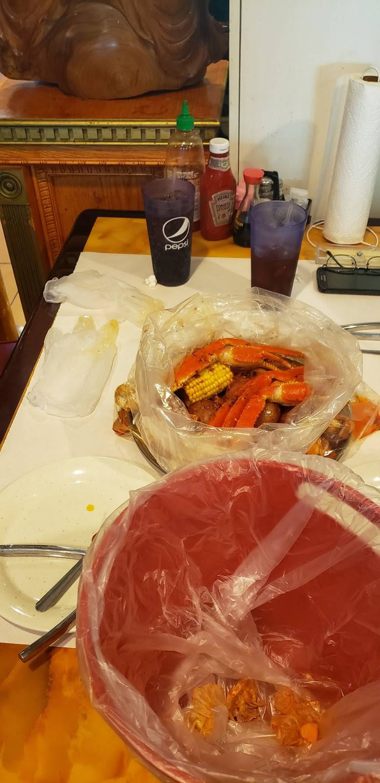 Crazy Crab | restaurant | 511 S West St, Wichita, KS 67213, USA | 3162391222 OR +1 316-239-1222