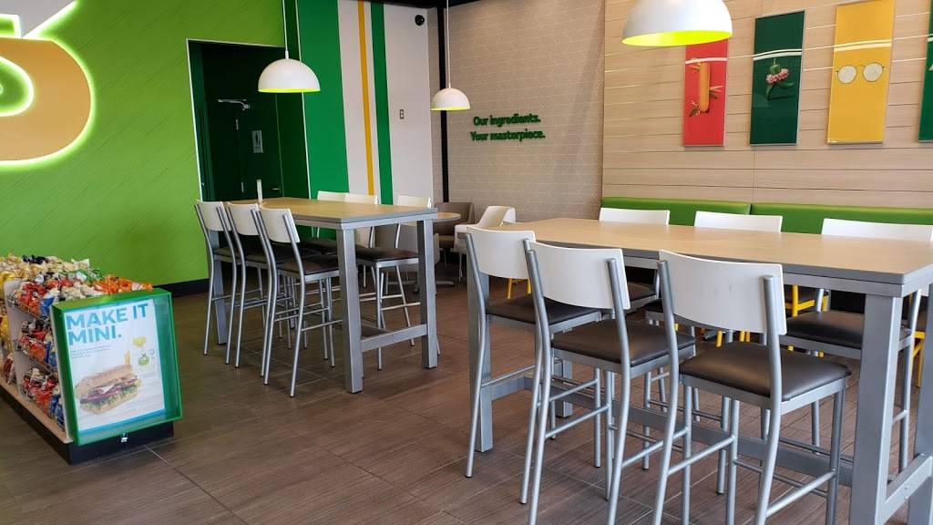 Subway | restaurant | 4434 Innes Rd RioCan Orleans Shopping Centre, Unit #1, Ottawa, ON K4A 4C5, Canada | 6138413782 OR +1 613-841-3782