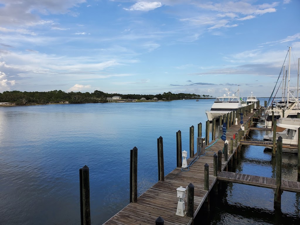 Oyster Bar Restaurant and Marina | restaurant | 13700 River Rd, Pensacola, FL 32507, USA | 8504925600 OR +1 850-492-5600