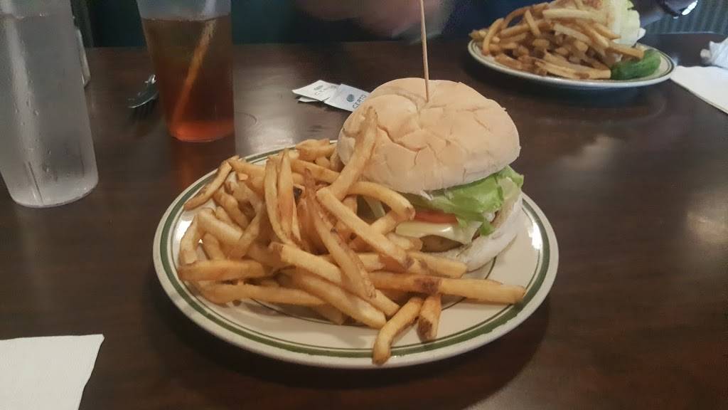 Archie Moores Bar & Restaurant | restaurant | 17 Elizabeth St, Derby, CT 06418, USA | 2037323255 OR +1 203-732-3255