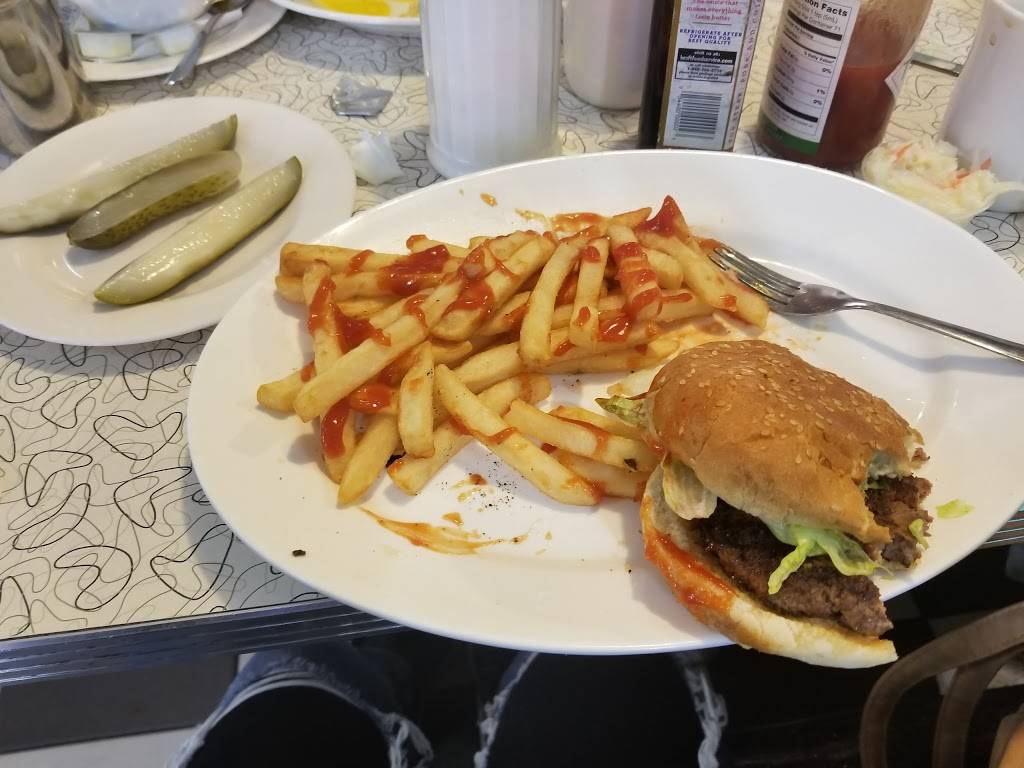 Johns Diner | restaurant | 1786 Westchester Ave, Bronx, NY 10472, USA | 7189319402 OR +1 718-931-9402