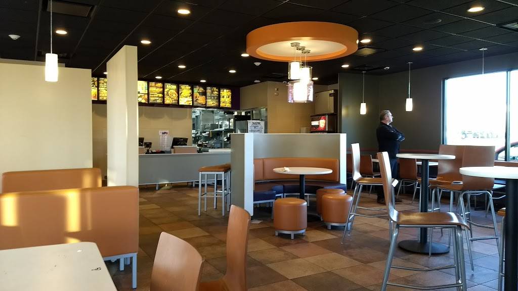 Taco Bell | meal takeaway | 125 S Larkin Ave, Joliet, IL 60435, USA | 8157445390 OR +1 815-744-5390