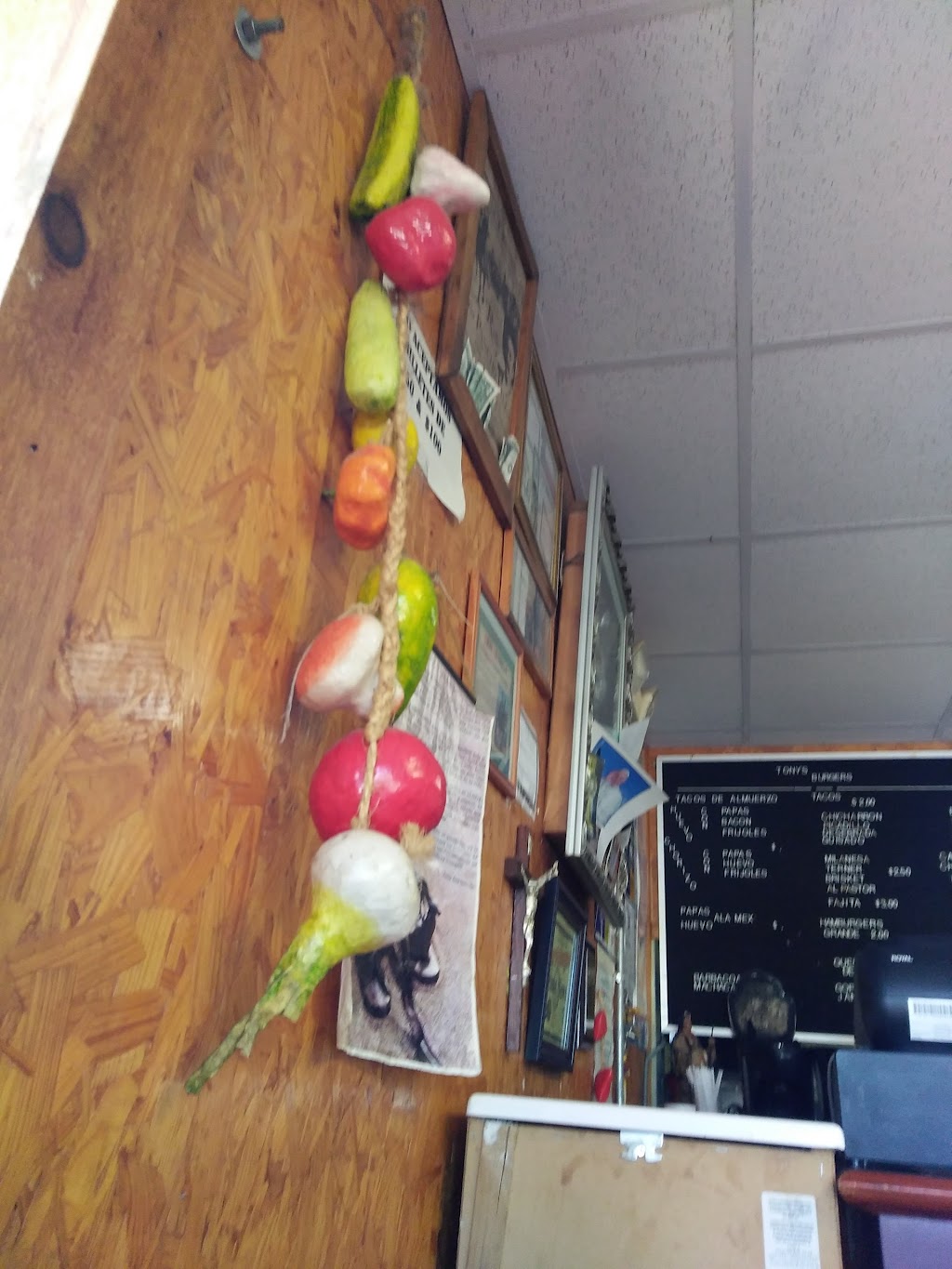 Tonys Burger | restaurant | 2901 Chacota St, Laredo, TX 78046, USA | 9567244017 OR +1 956-724-4017