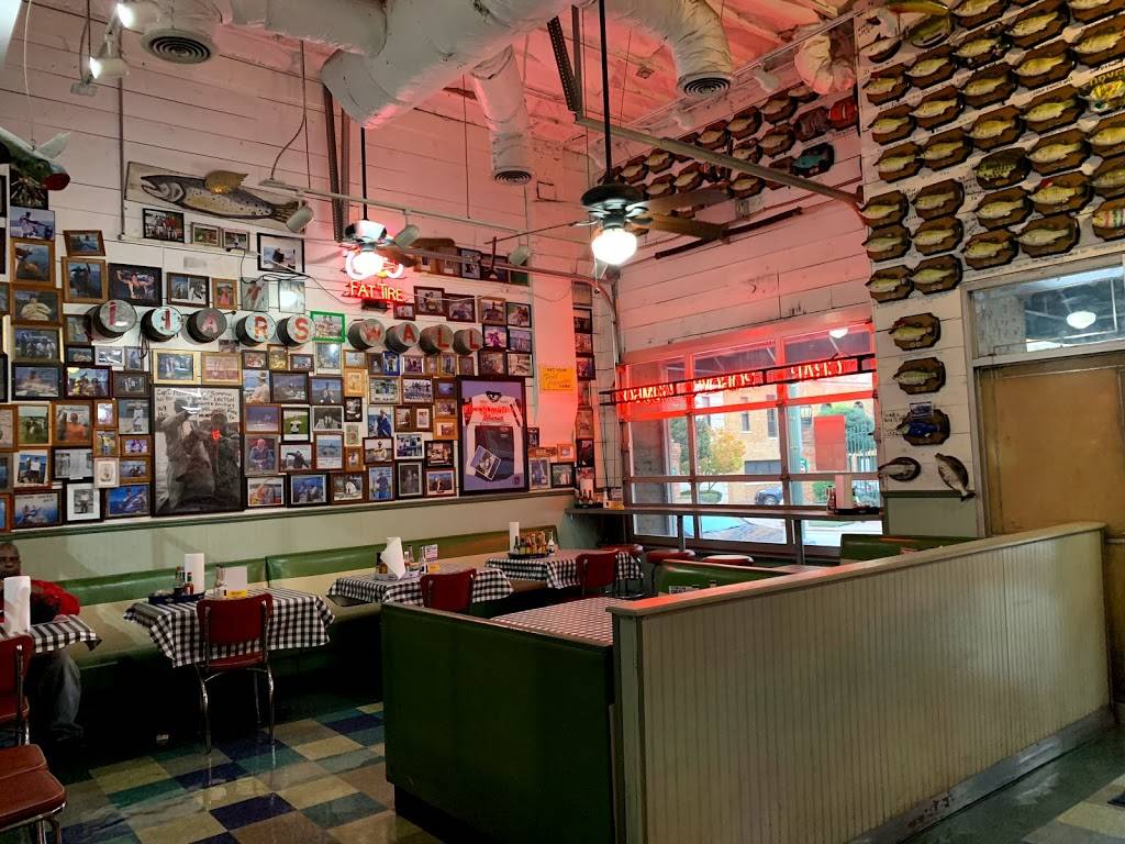 Flying Fish | restaurant | 105 S 2nd St, Memphis, TN 38103, USA | 9015228228 OR +1 901-522-8228