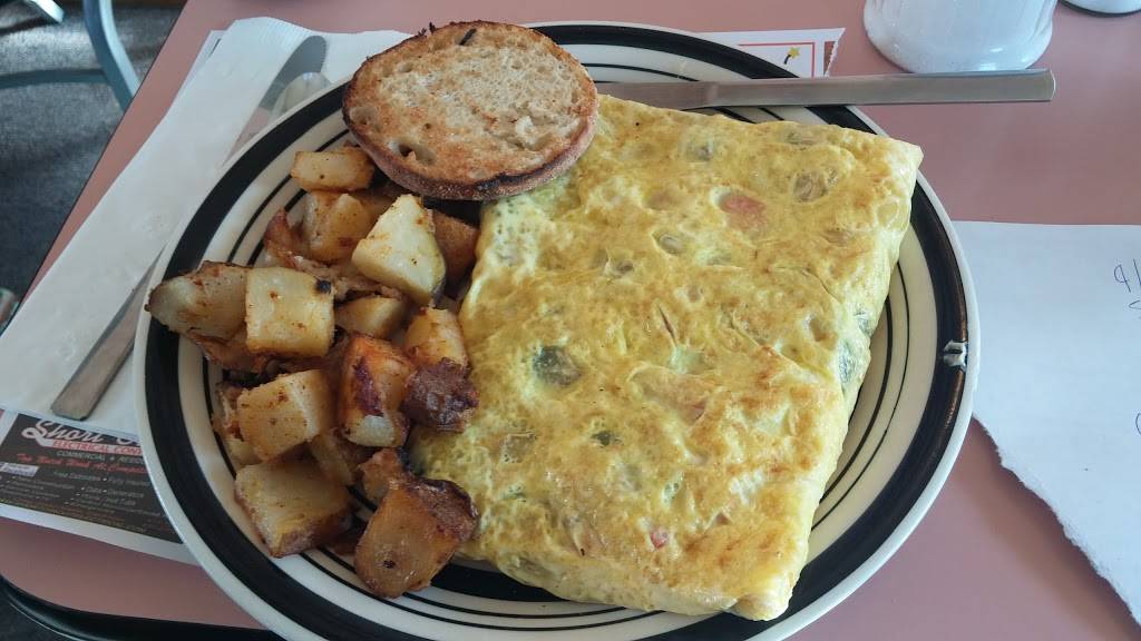 Alices Restaurant | restaurant | 101 North Ave, Skowhegan, ME 04976, USA | 2078584448 OR +1 207-858-4448