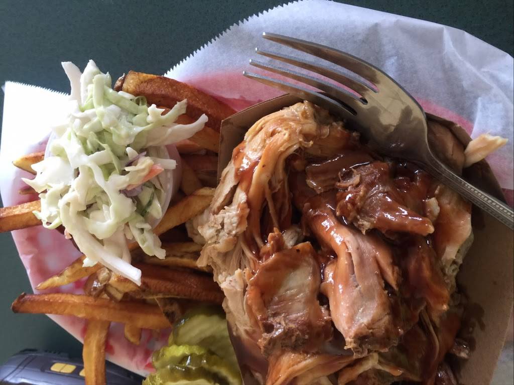 Porkys Place & Backyard BBQ | restaurant | 7404 Ethan Allen Hwy, New Haven, VT 05472, USA | 8028772600 OR +1 802-877-2600