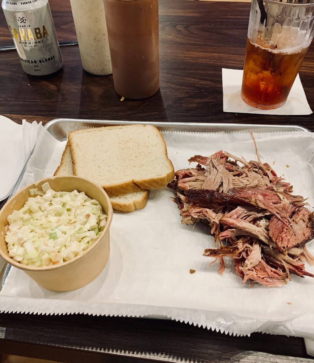 Hoos Q and Brew | restaurant | 1875 Mcfarland Blvd N Suite No. 110, Tuscaloosa, AL 35406, USA | 2052487069 OR +1 205-248-7069