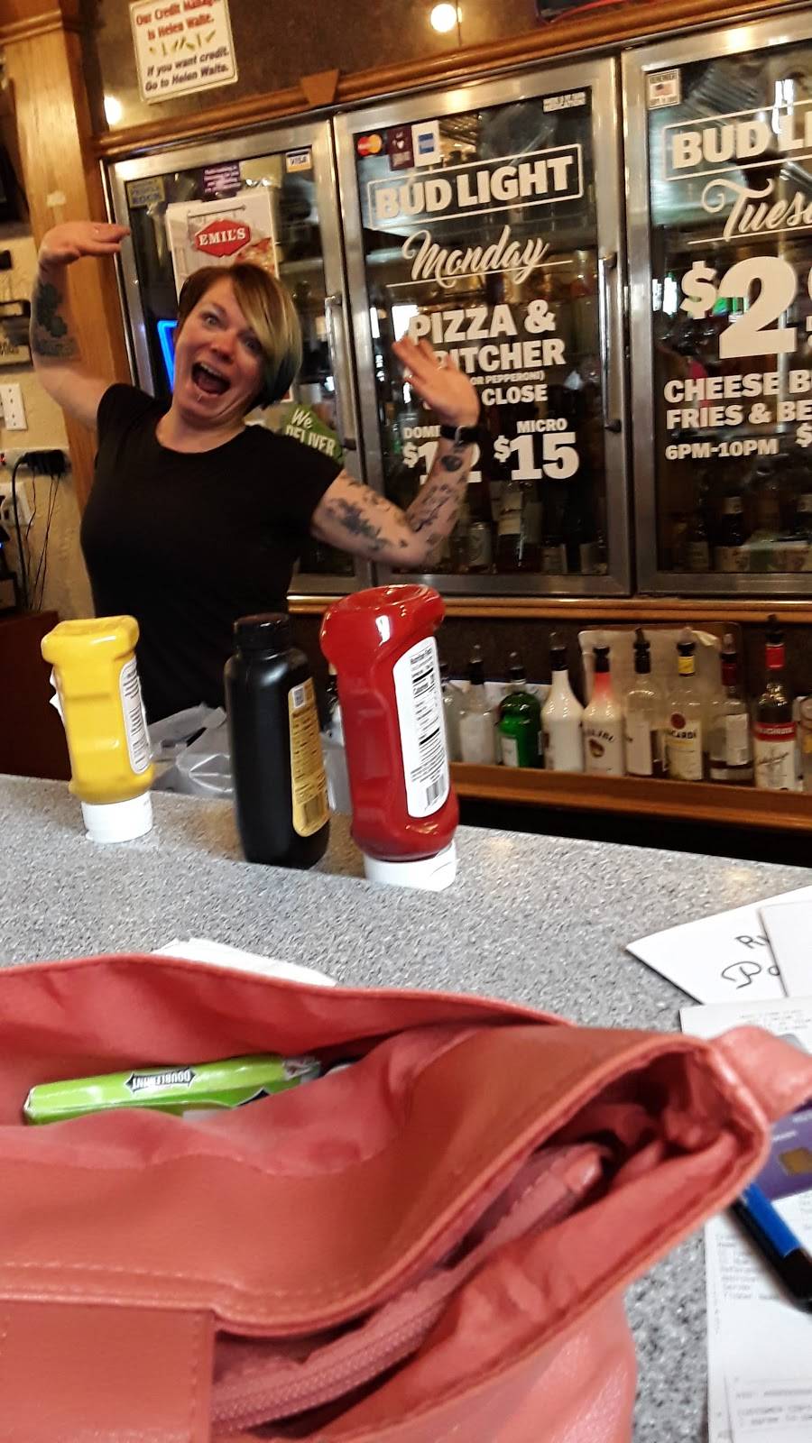 Russs Park Place | restaurant | 1637 E Racine St, Janesville, WI 53545, USA | 6087545600 OR +1 608-754-5600