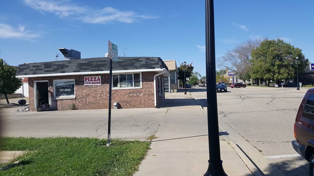 Larducci Pizzeria | meal takeaway | 20 S Washington St, Elkhorn, WI 53121, USA | 2627236668 OR +1 262-723-6668