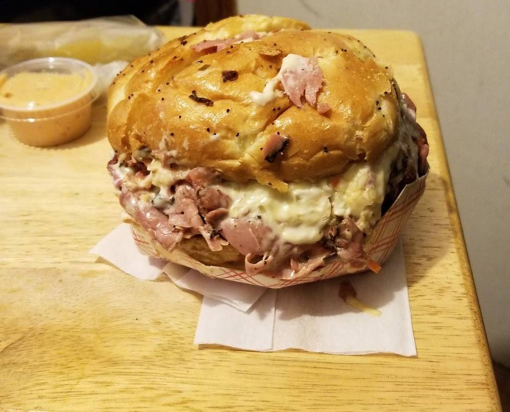 Mr. Corned Beef | restaurant | 17819 W Seven Mile Rd, Detroit, MI 48235, USA | 3132466146 OR +1 313-246-6146