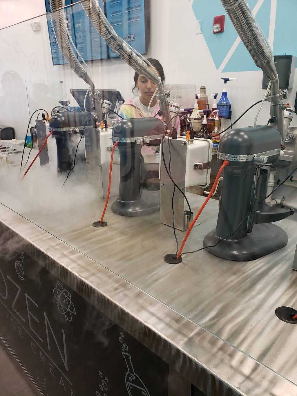 Frozen Nitrogen Ice Cream | cafe | 7025 Co Rd 46A #1081, Lake Mary, FL 32746, USA | 4076883922 OR +1 407-688-3922