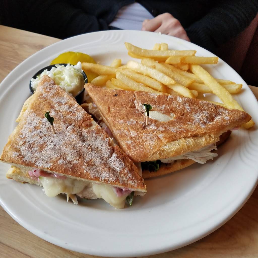 Pegasus | restaurant | 10885 State Route 9W, Coxsackie, NY 12051, USA | 5187319200 OR +1 518-731-9200