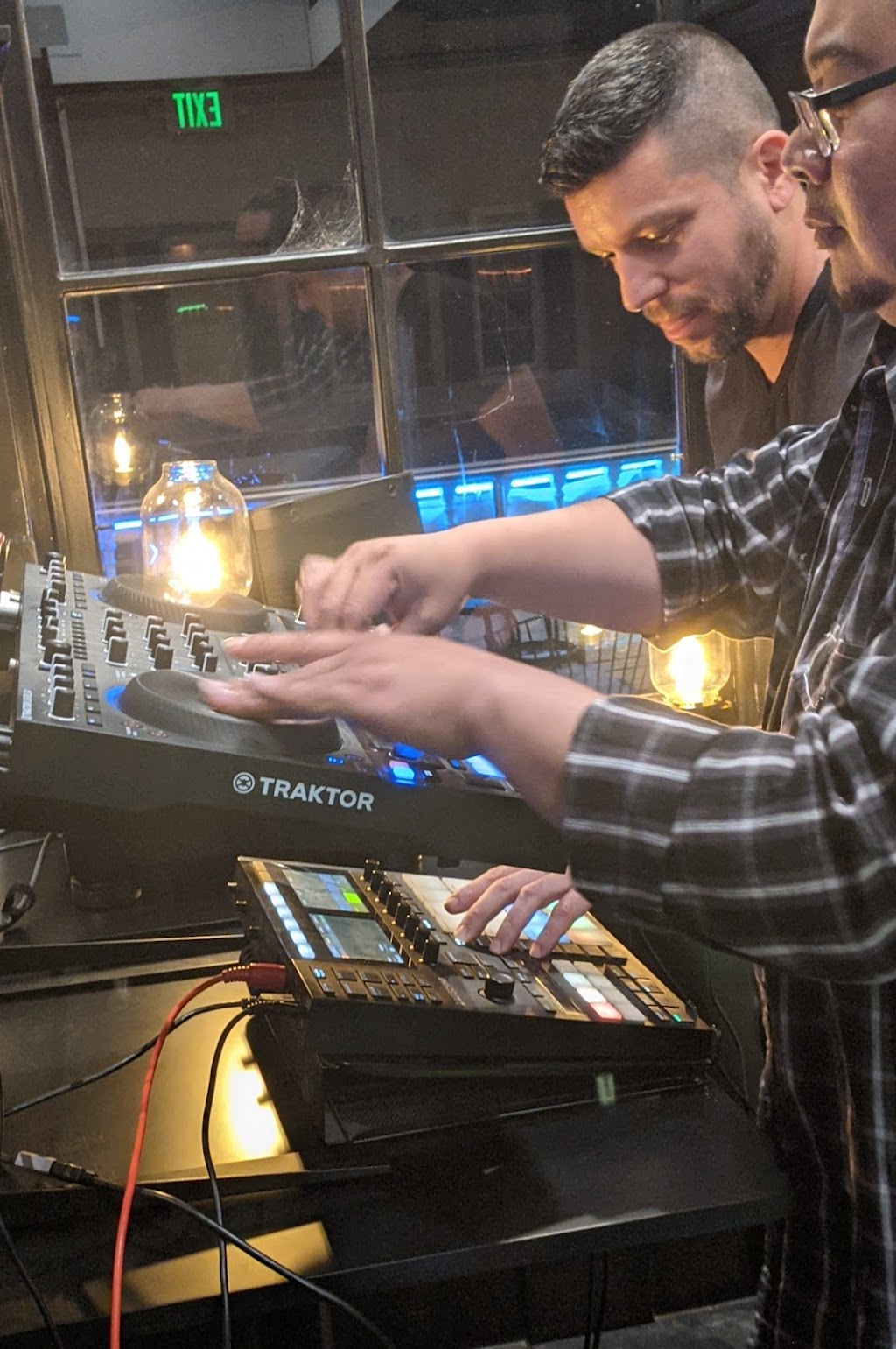 ReUnion Kitchen and Bar | restaurant | 1028 2nd St, Sacramento, CA 95814, USA | 9168405528 OR +1 916-840-5528