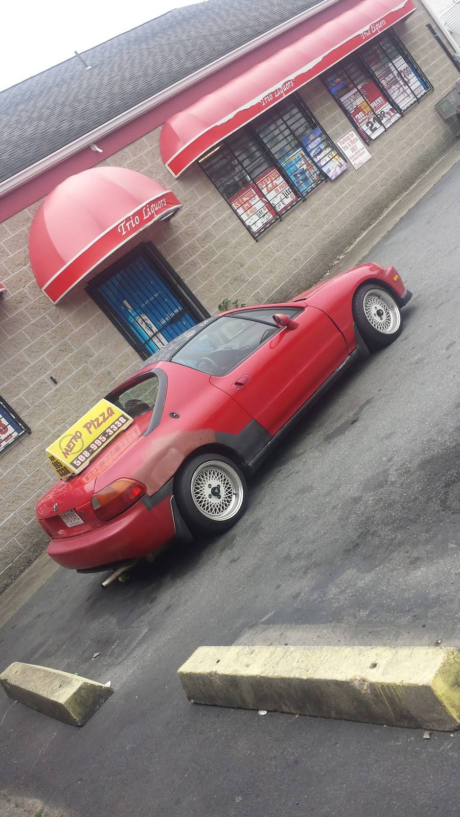 Metro Pizza & Sandwiches | restaurant | 933 Belleville Ave, New Bedford, MA 02745, USA | 5089953338 OR +1 508-995-3338