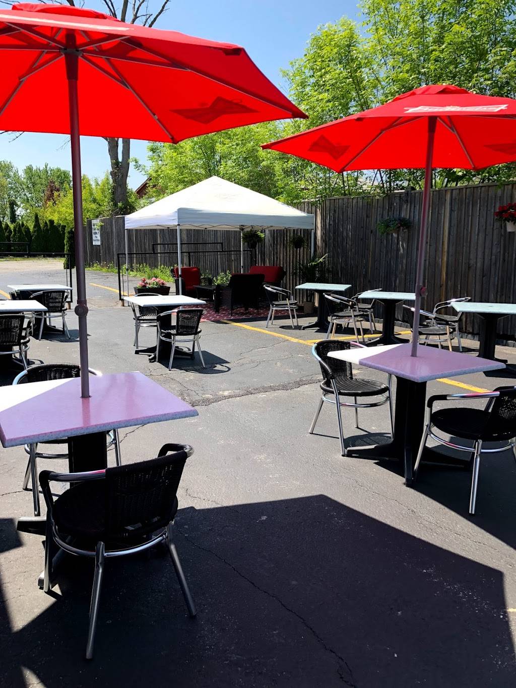 Green Island | restaurant | 8278 Regional Rd 57, Niagara Falls, ON L2H 1A9, Canada | 9053573666 OR +1 905-357-3666