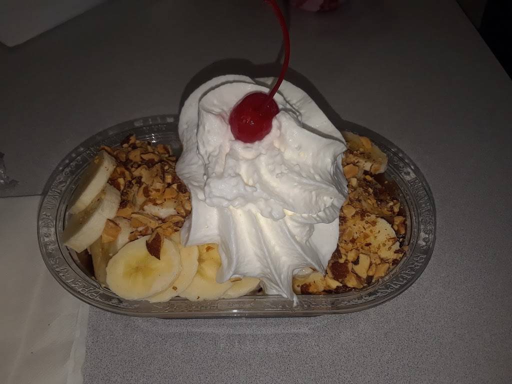 Braums Ice Cream & Burger Restaurant | restaurant | 1820 S Goliad St, Rockwall, TX 75087, USA | 9727723133 OR +1 972-772-3133