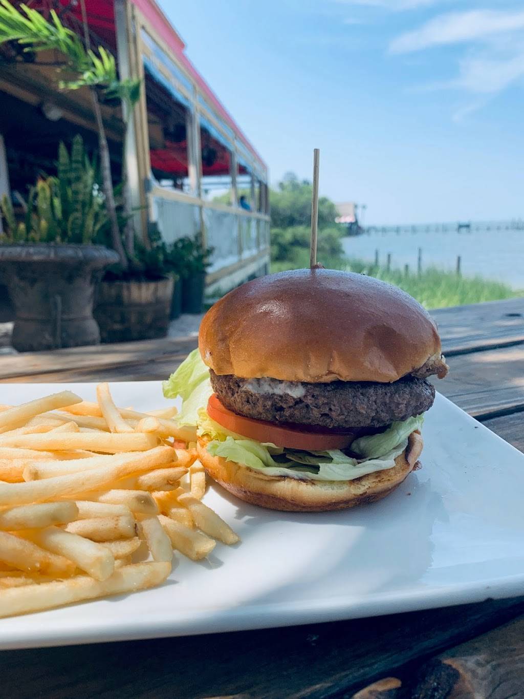 The Hoffmann | restaurant | 3825 NE Indian River Dr, Jensen Beach, FL 34957, USA | 7724443697 OR +1 772-444-3697