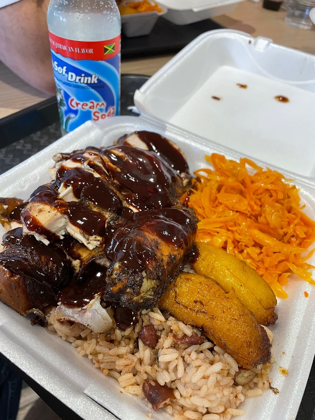 Mi Irie on Trade | restaurant | 215 Trade St, Greer, SC 29651, USA | 8645203471 OR +1 864-520-3471