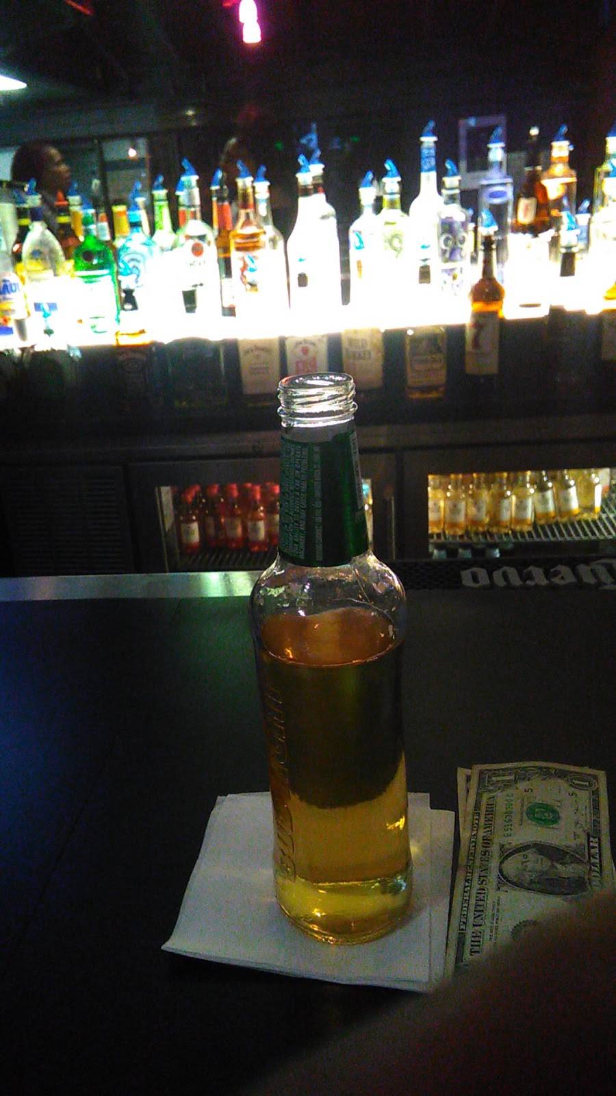 Club Sugarhill | restaurant | 710 S Reynolds Rd, Toledo, OH 43615, USA | 4197203328 OR +1 419-720-3328