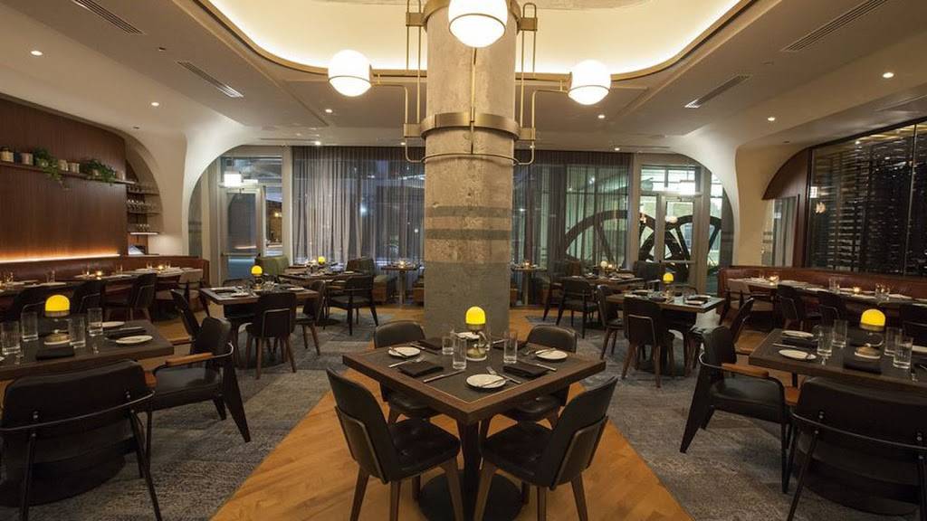 Swift & Sons | restaurant | 1000 W Fulton Market, Chicago, IL 60607, USA | 3127339420 OR +1 312-733-9420