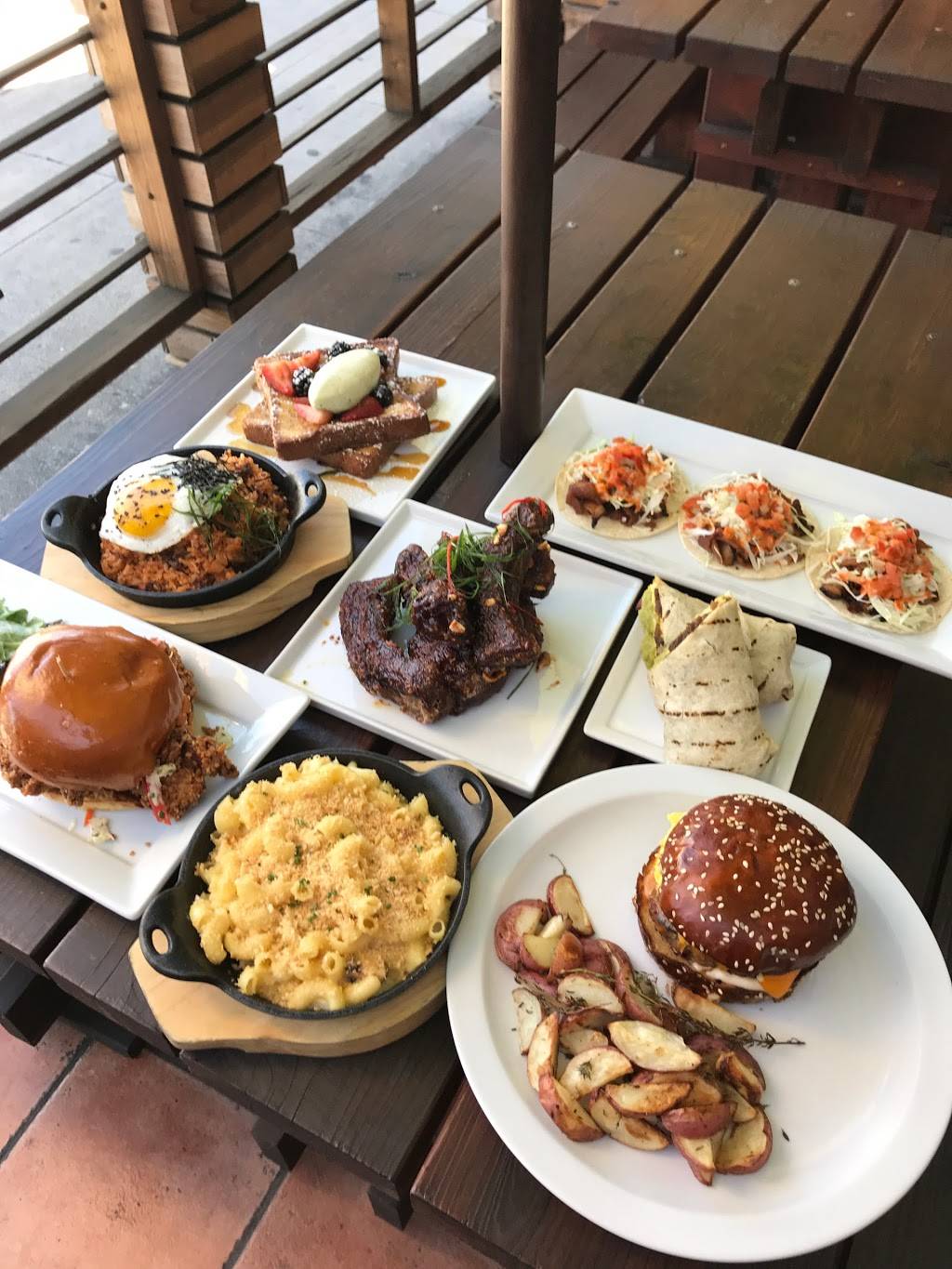 Hungry Crowd | restaurant | 10140 Riverside Dr, Toluca Lake, CA 91602, USA | 8188537858 OR +1 818-853-7858