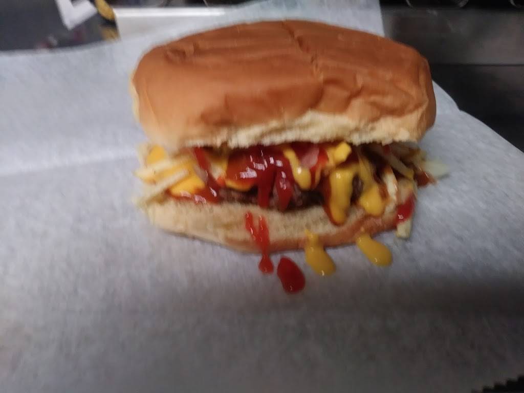 Dees Hot Dogs | restaurant | 2610 Avenue G NW, Winter Haven, FL 33880, USA | 6317598512 OR +1 631-759-8512