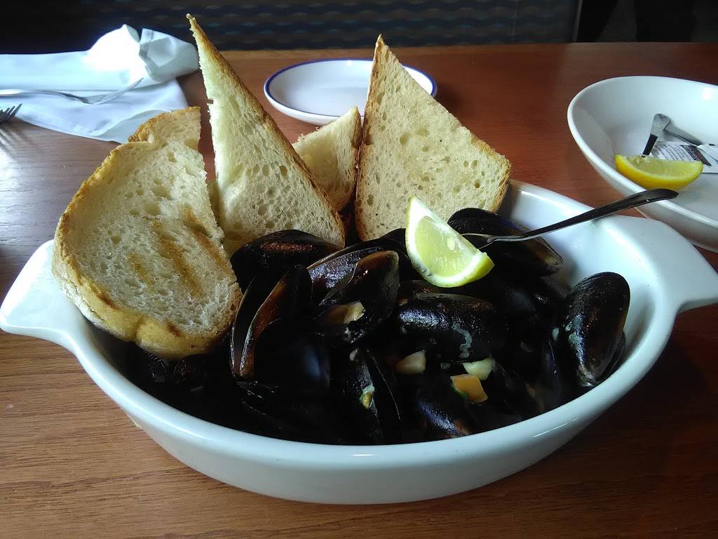 Red Lobster | restaurant | 230 Cypress Gardens Blvd, Winter Haven, FL 33880, USA | 8632948844 OR +1 863-294-8844