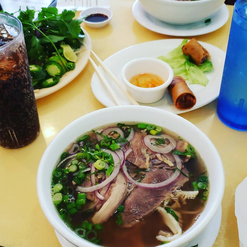 Pho Que Huong | restaurant | Prestonwood Park, 6509 W Park Blvd #445, Plano, TX 75093, USA | 9726089858 OR +1 972-608-9858