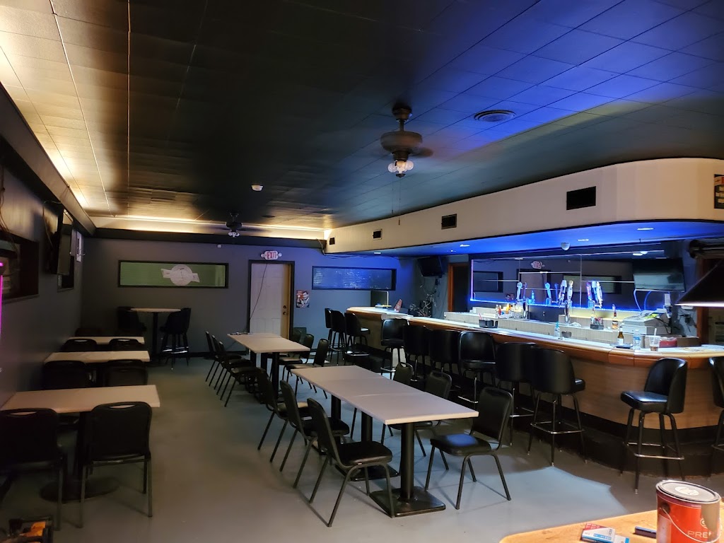 Wagon Wheel Pub | restaurant | 612 Pine St, Sebewaing, MI 48759, USA | 9897043096 OR +1 989-704-3096