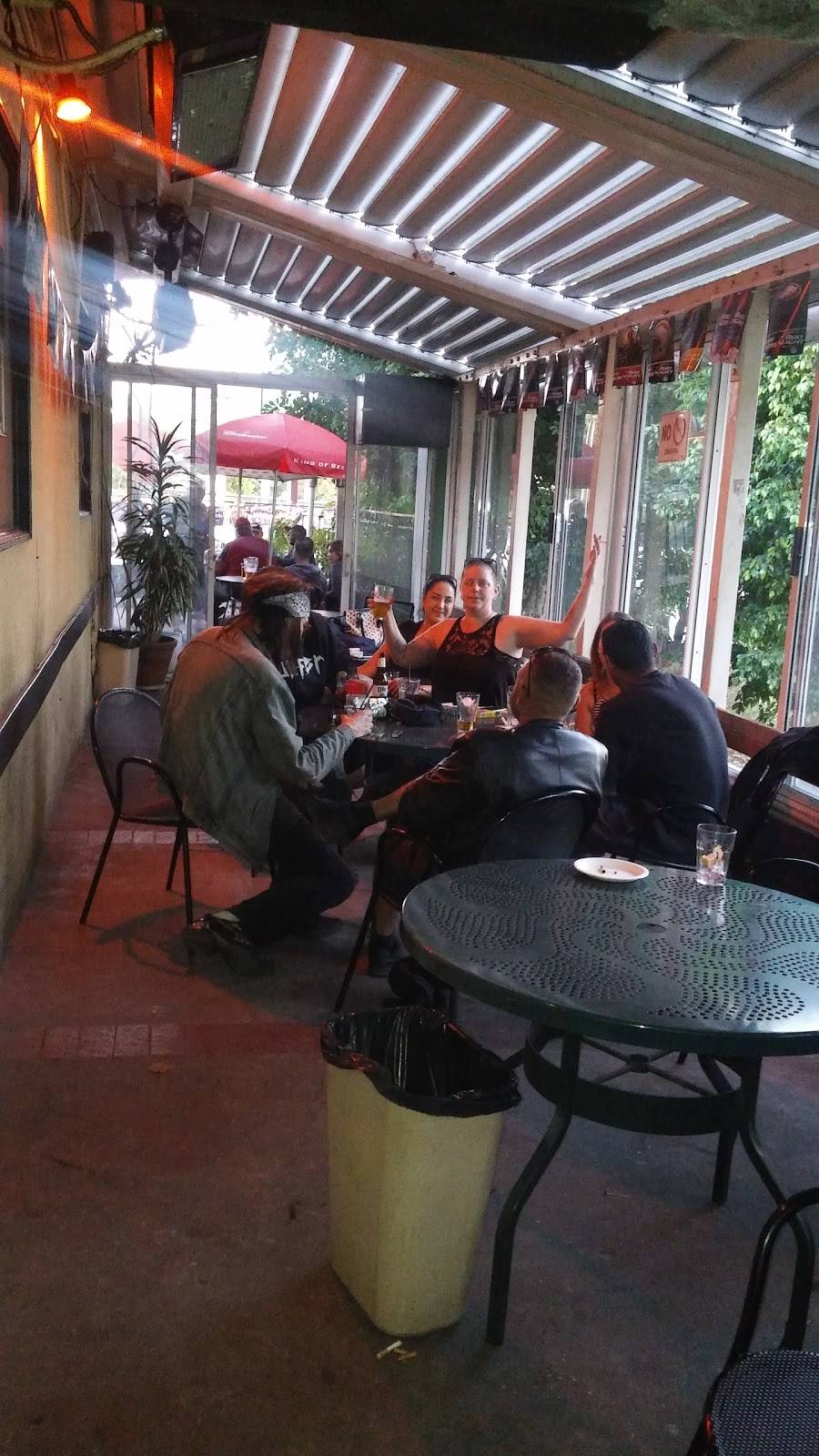 Universal Bar & Grill | restaurant | 4093 Lankershim Blvd, North Hollywood, CA 91602, USA | 8187662114 OR +1 818-766-2114