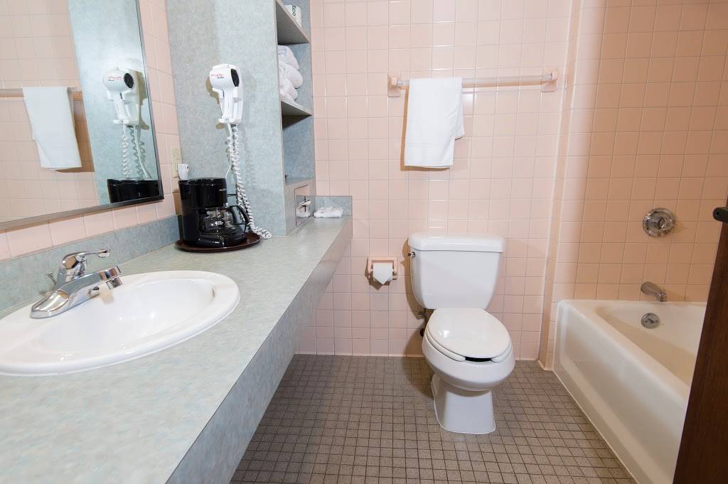 Dale Hollow Lake State Resort | restaurant | 5970 State Park Rd, Burkesville, KY 42717, USA | 2704337431 OR +1 270-433-7431