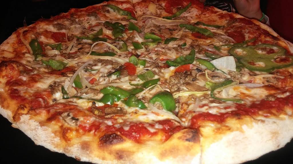 Bruccis Pizza | restaurant | 13500 Beach Blvd, Jacksonville, FL 32224, USA | 9042236913 OR +1 904-223-6913