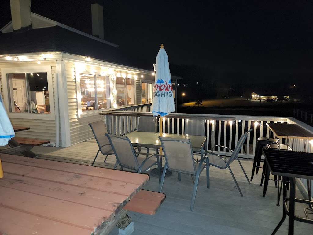 Zoes On The Green | restaurant | 154 Eaton St, Gardner, MA 01440, USA | 9784107761 OR +1 978-410-7761