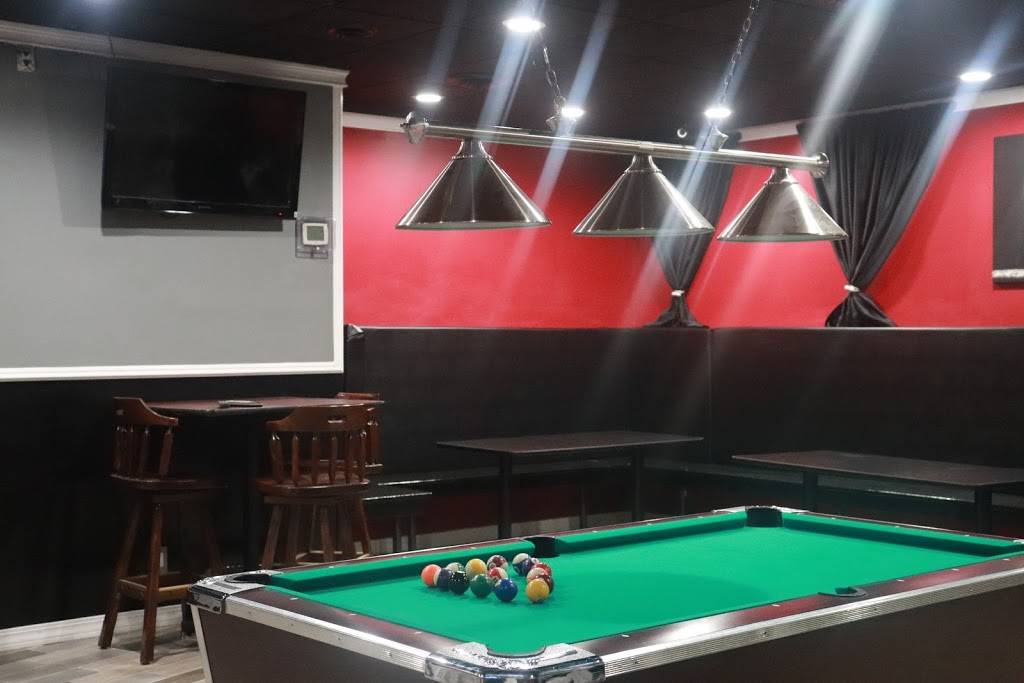 Easy Street Saloon of Eastpointe and Roseville | restaurant | 16101 E 10 Mile Rd, Eastpointe, MI 48021, USA | 5865851124 OR +1 586-585-1124