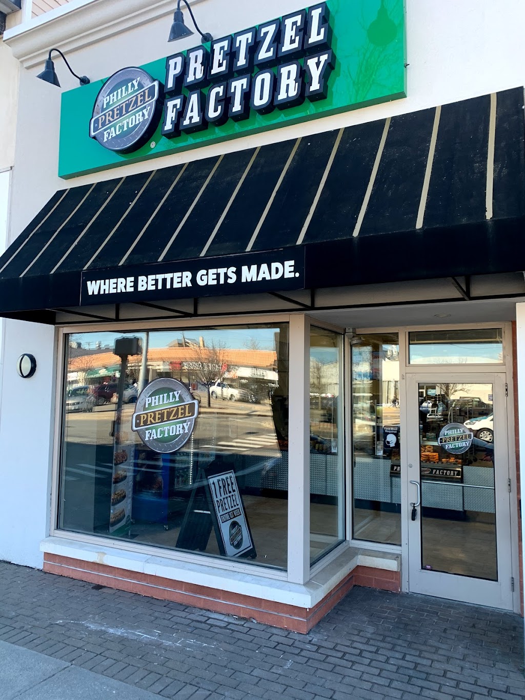 Philly Pretzel Factory | bakery | 134 E Park Ave, Long Beach, NY 11561, USA | 5166080339 OR +1 516-608-0339